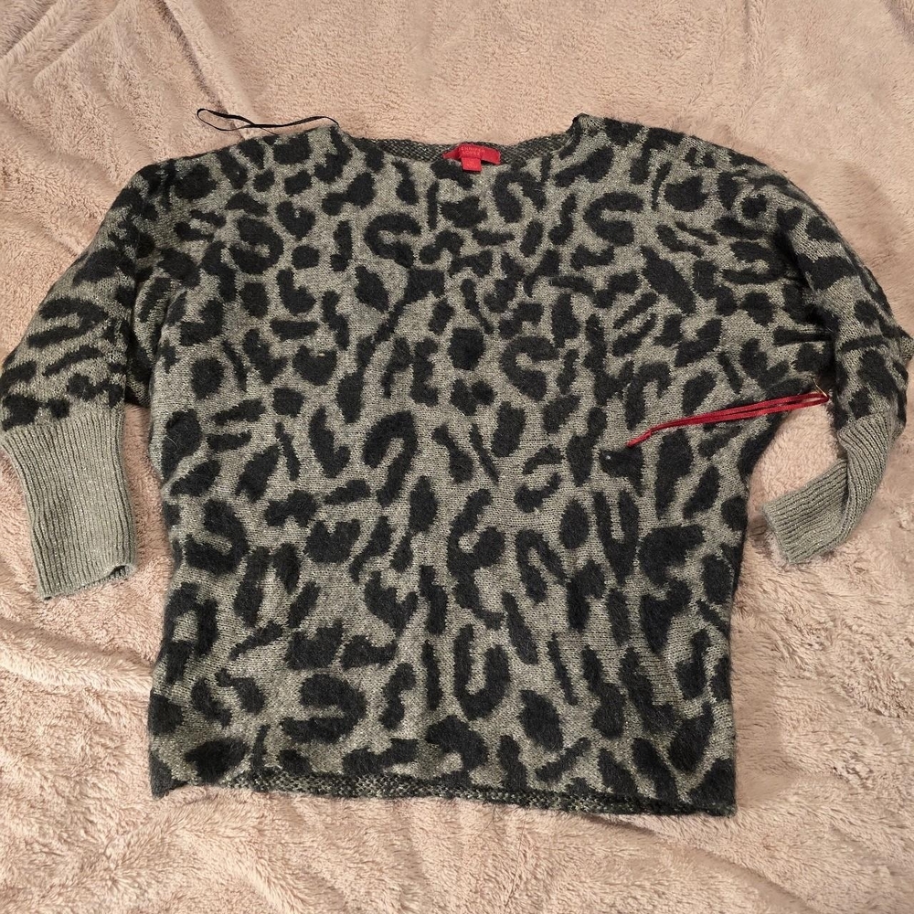 Jennifer Lopez Animal Print Sweater - Gray and Black